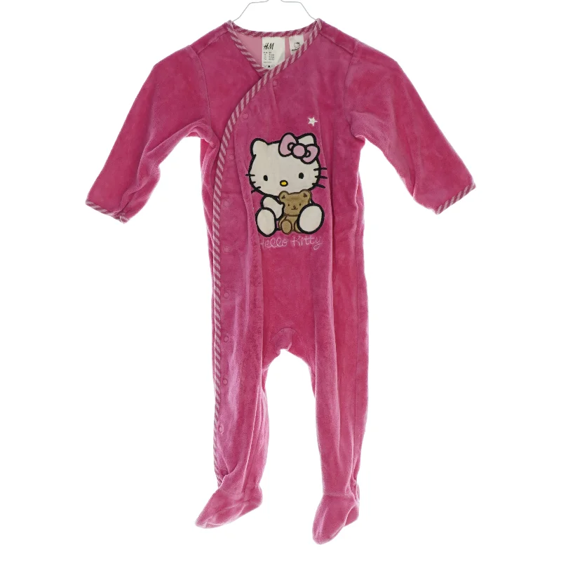 Heldragt med Hello Kitty fra H&M (str. 80)