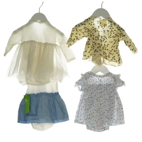 Tre Kjoler og en binde bluse (Str. 56)