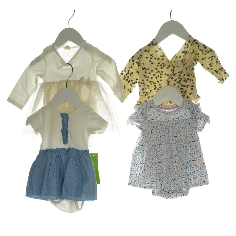 Tre Kjoler og en binde bluse (Str. 56)