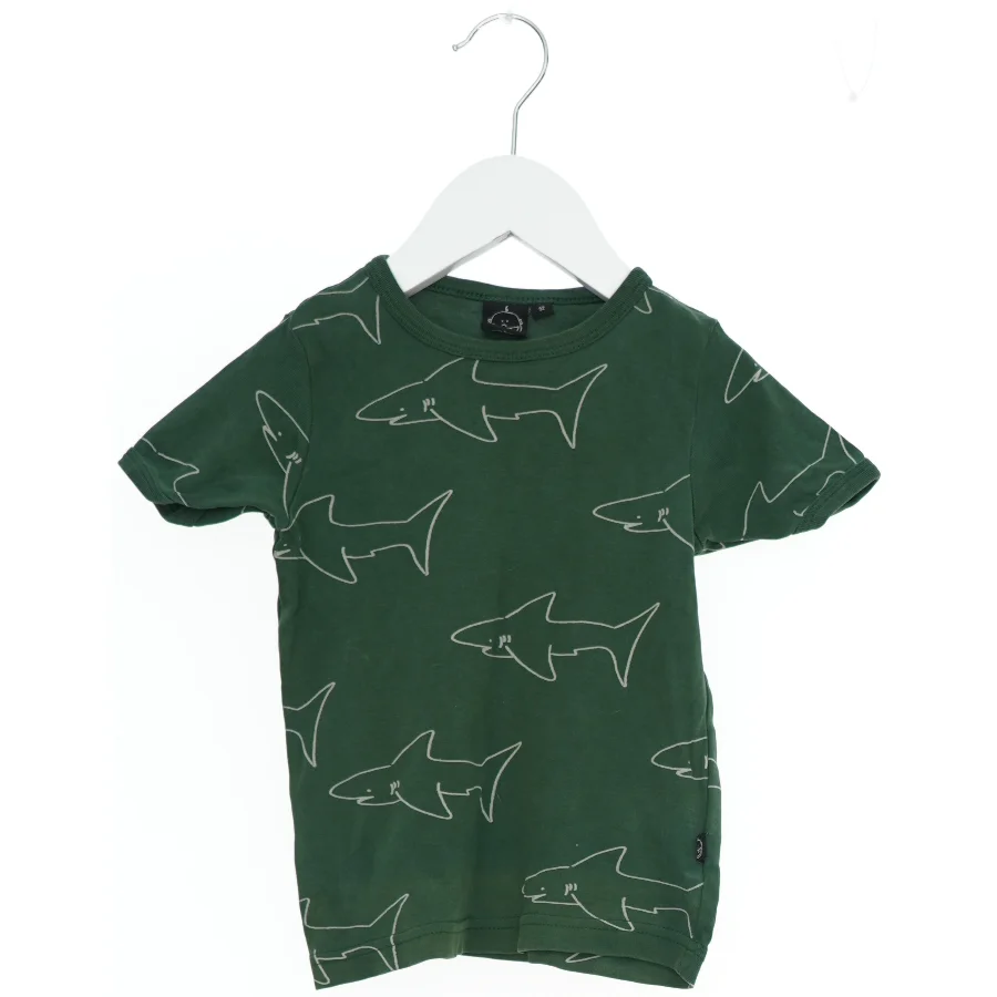 Grøn T-Shirt med Hajmotiv fra Ida T (str. 92)
