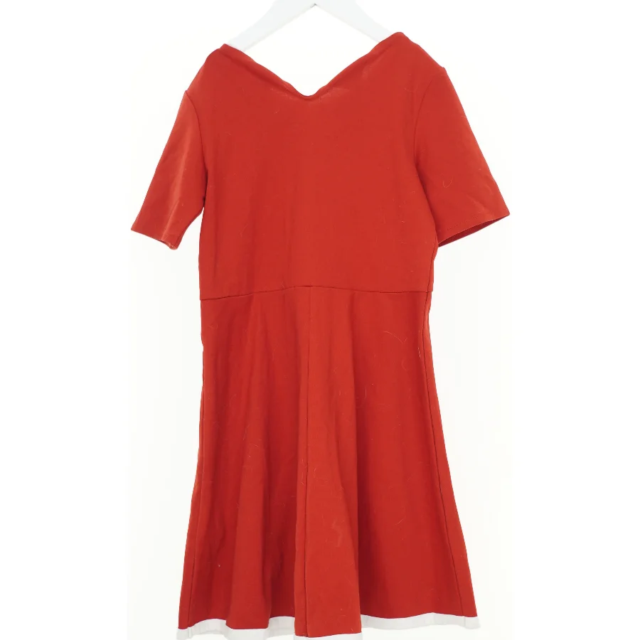 Kjole, nissemotiv fra H&M (str. 140 cm)