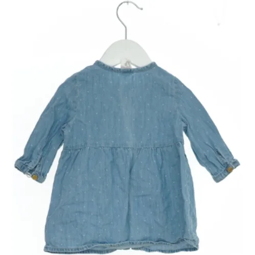 Blå heldragt fra H&M (str. 68)