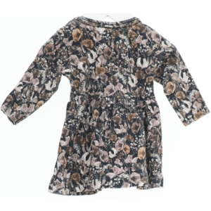Blomstret kjole til børn fra Name It (str. 62)