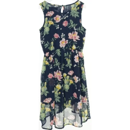 Blomstret sommerkjole fra H&M (str. 140)