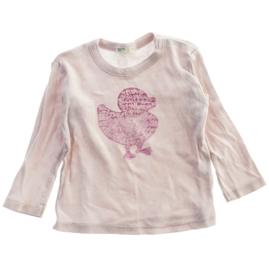 Langærmet babybluse med grafisk motiv fra Benetton (str. 68)