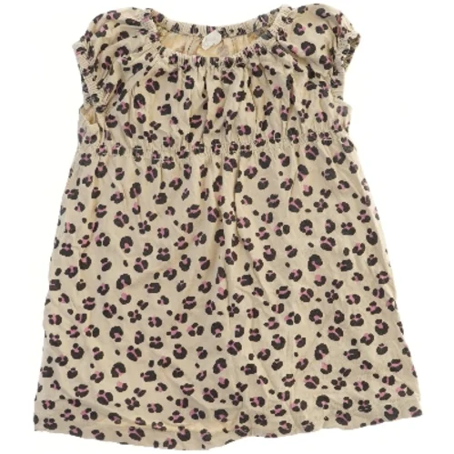 Kjole med leopardprint fra H&M (str. 86)
