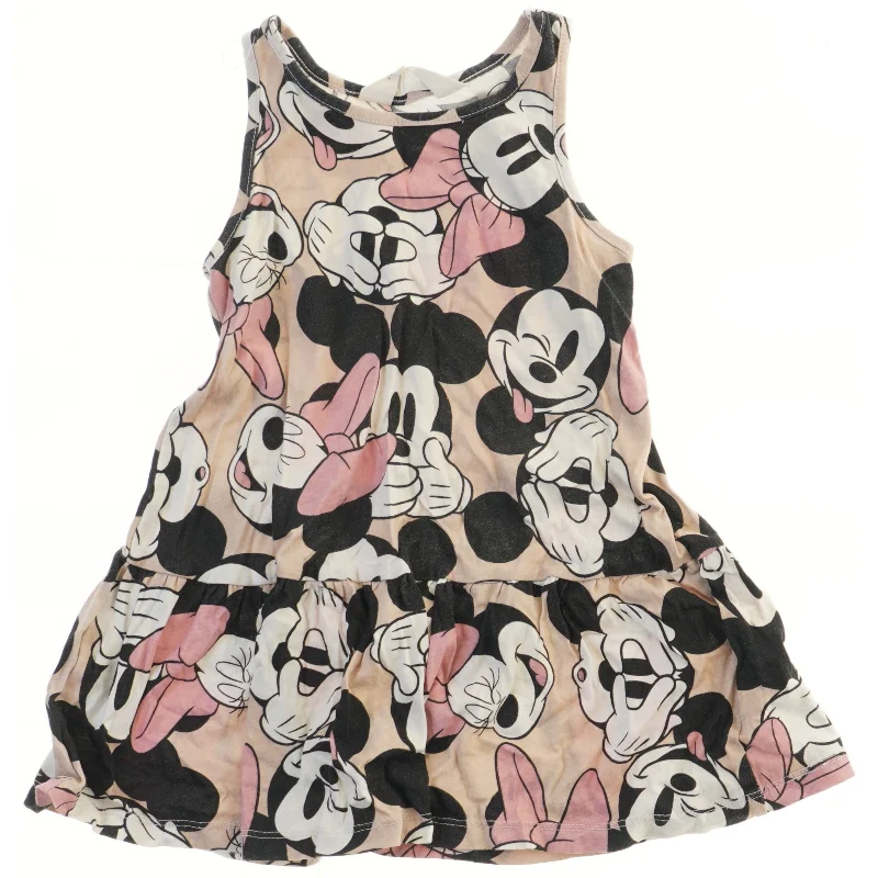 Sommerkjole med Disney-print fra H&M (str. 92)