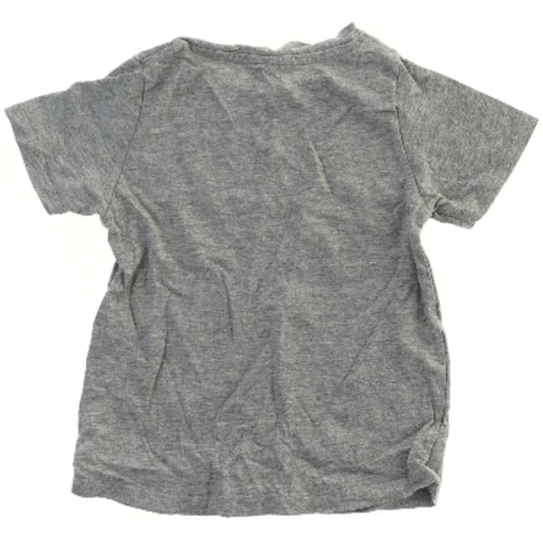 Grå T-shirt fra Luca & Lola (str. 86)
