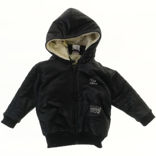 Børnejakke med hætte fra Adidas (str. 86)