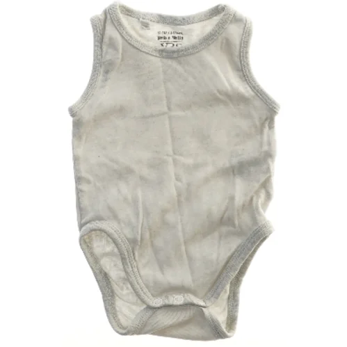 Hvid bodystocking til baby fra Mads & Mette (str. 62)