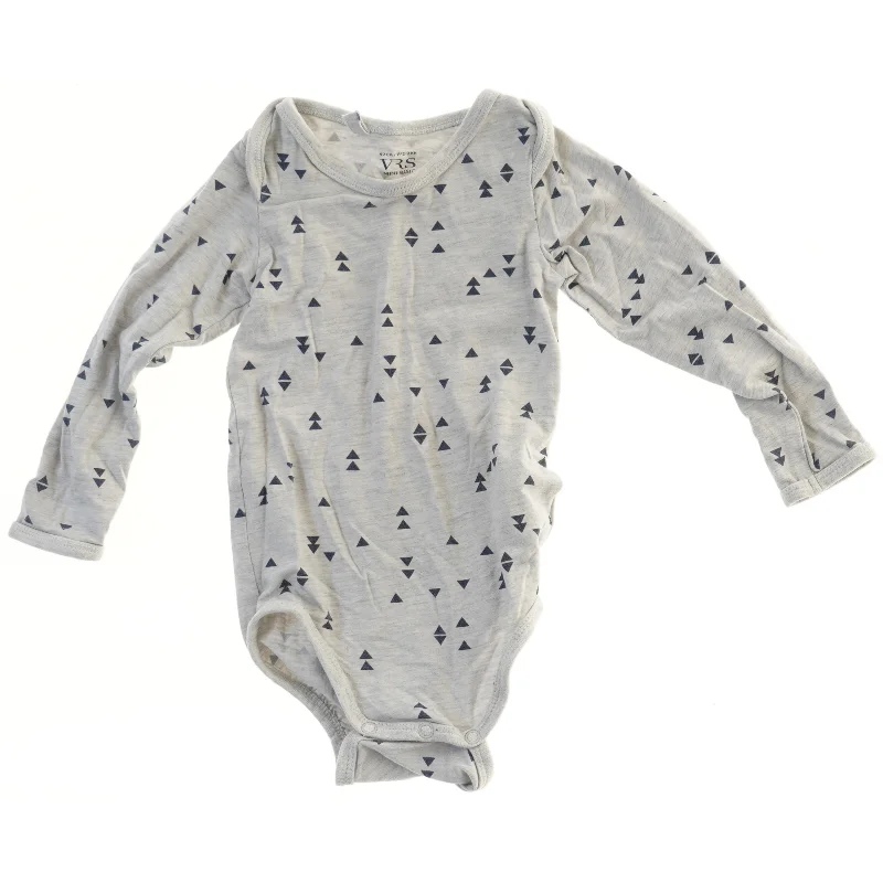 Langærmet bodystocking med mønster fra VRS (str. 92)