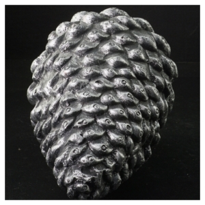 Dekorativ fyrrekogle (str. 30 x 14 cm)