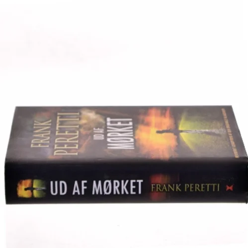 Ud af mørket af Frank E. Peretti (Bog)