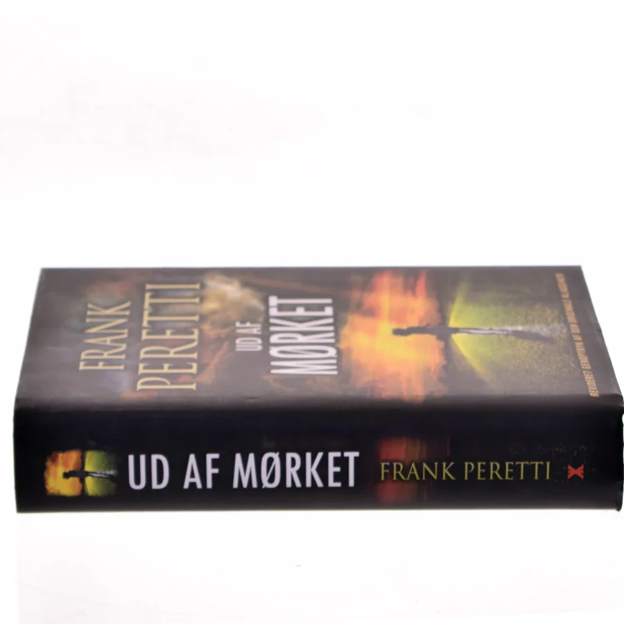 Ud af mørket af Frank E. Peretti (Bog)