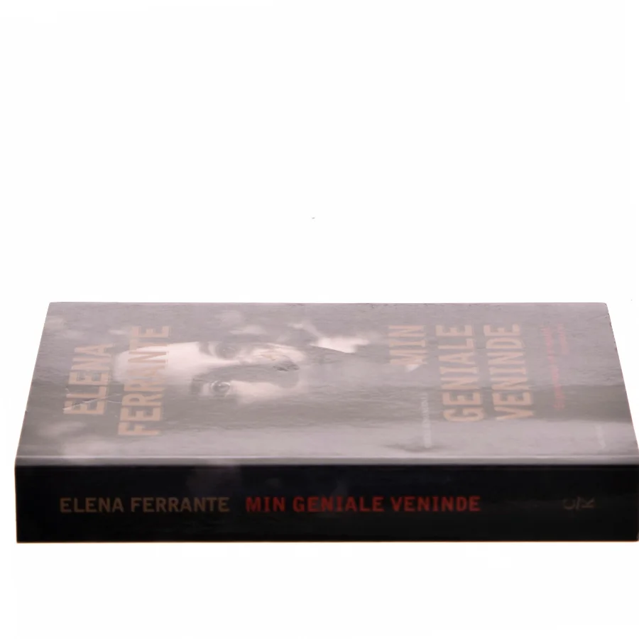 Min geniale veninde af Elena Ferrante (Bog)