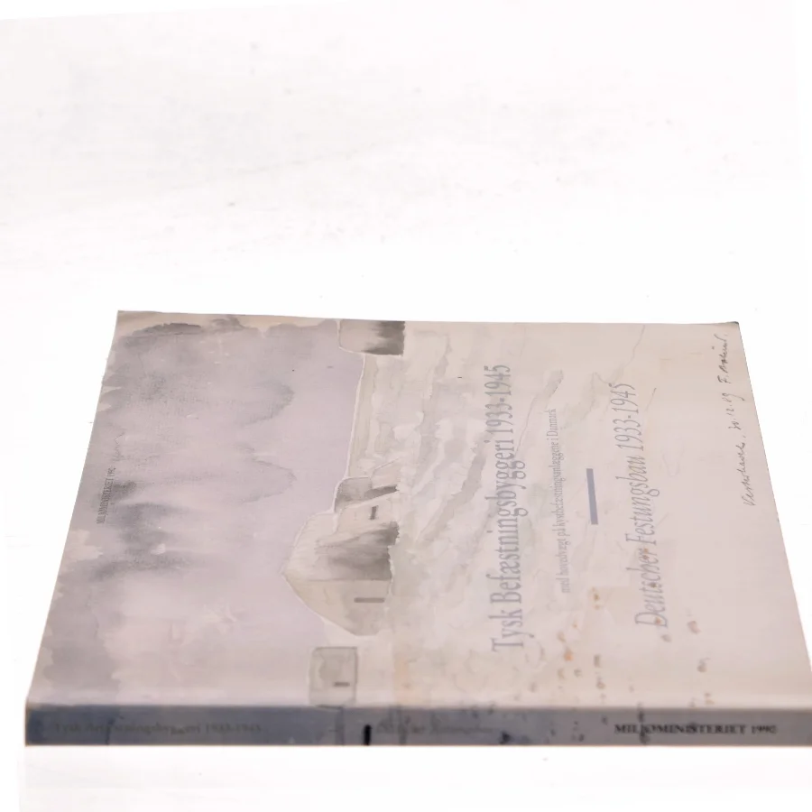 Tysk Befæstningsbyggeri 1933-1945 : med hovedvægt på kystbefæstningsanlæggene i Danmark / Deutscher Festungsbau 1933-1945 (Bog)