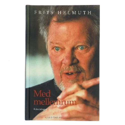 Med mellemrum af Frits Helmuth (Bog)