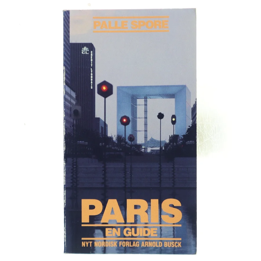 Paris – en guide af Palle Spore (Bog)