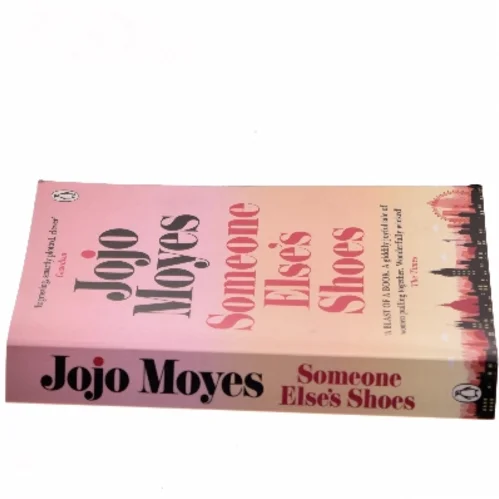 Someone Else's Shoes af Jojo Moyes (Bog)