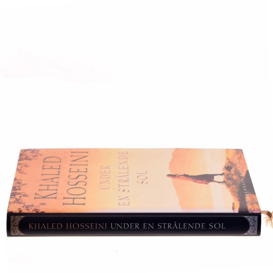 Under en strålende sol af Khaled Hosseini (Bog)