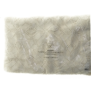 Hæklet hvidt sengetæppe med mønster