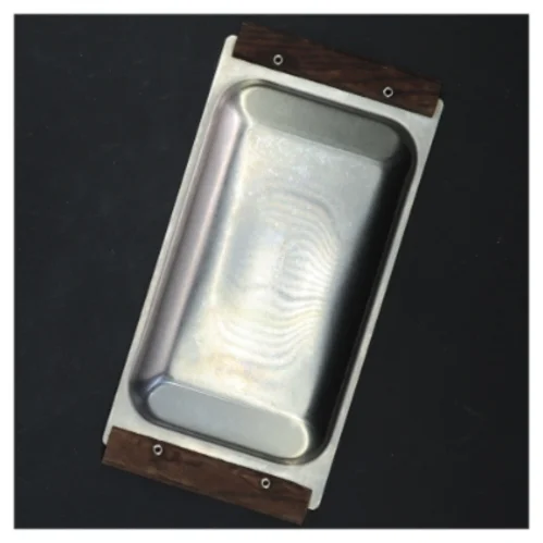 Rektangulært serveringsfad med træhåndtag (str. 18,5x9 cm)