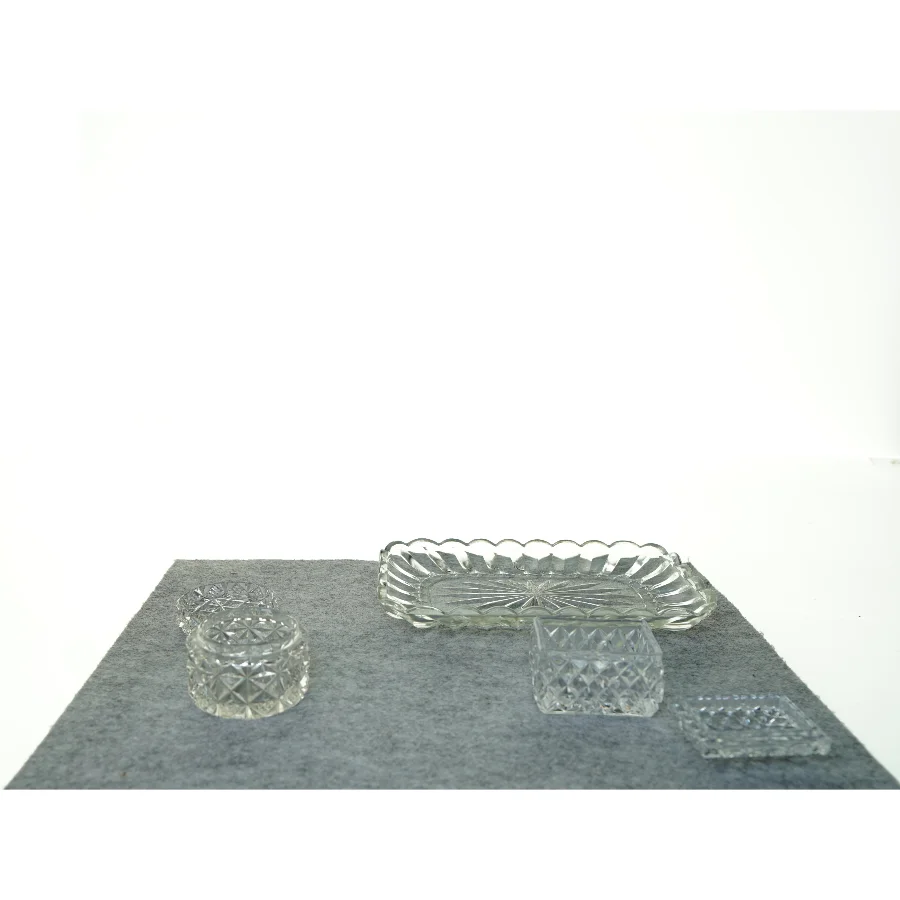 Krystalsæt til sminkebord eller på badeværelse. (str. 22 x 14 cm 7 x 5 cm 6 x 4 cm)