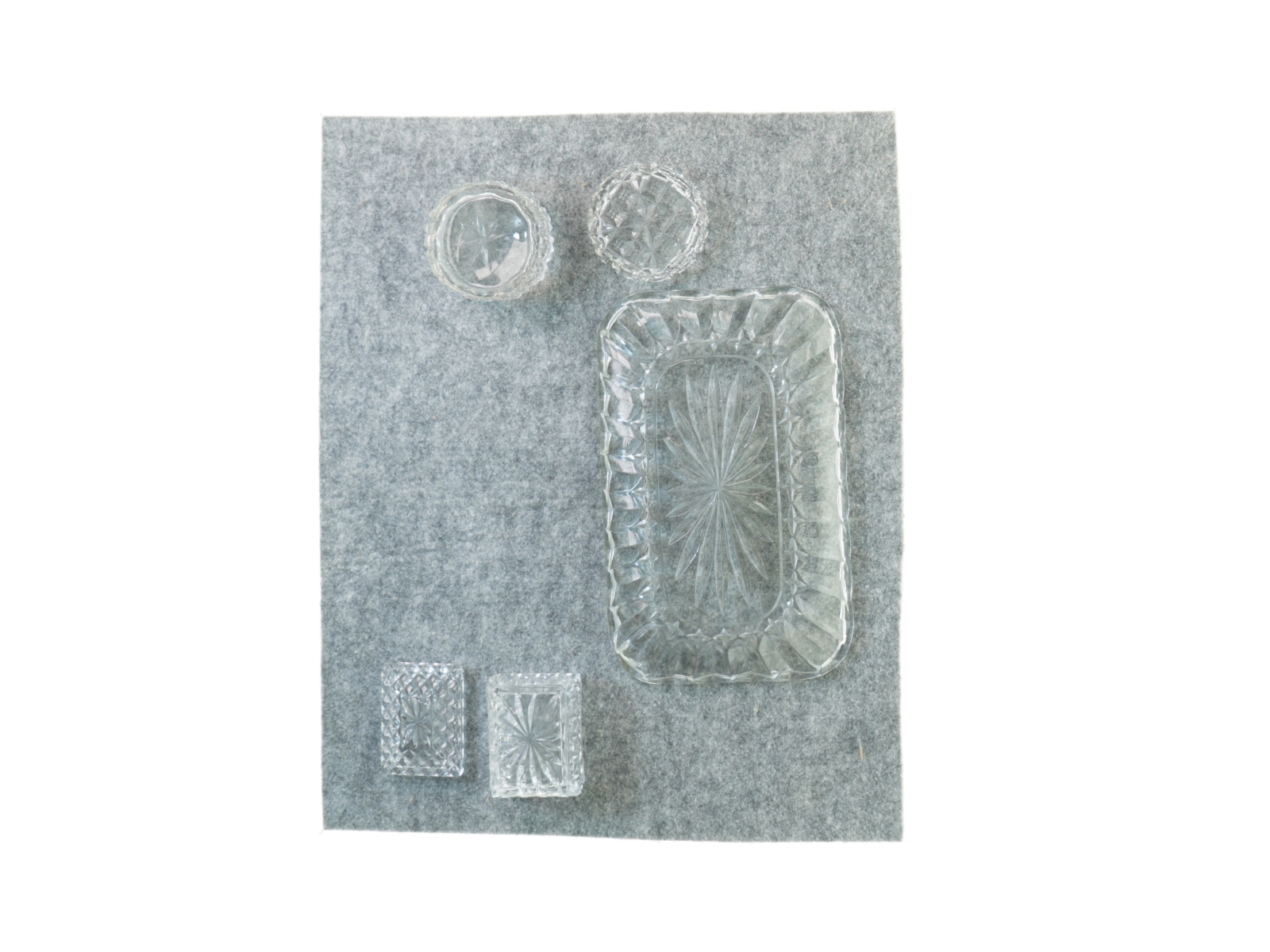 Glasservice i krystal (str. 22 x 14 cm 7 x 5 cm 6 x 4 cm)