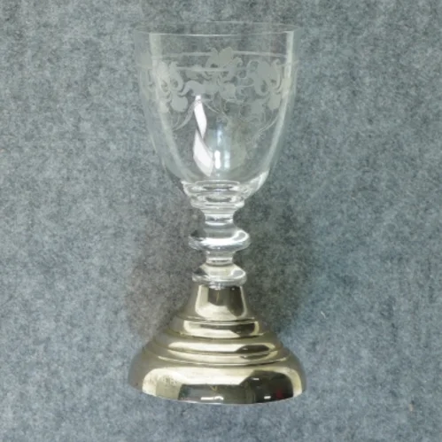 Glaspokal  (str. 21 x 10 cm)