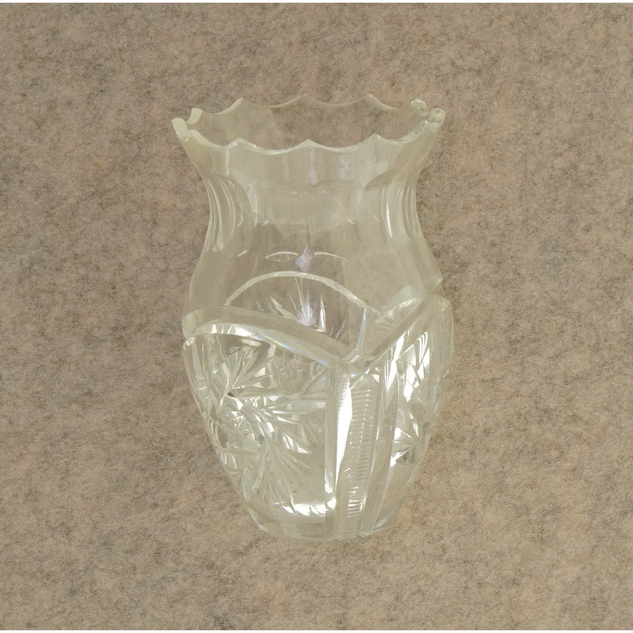 Vase i krystal (str. 14 x 8 cm)