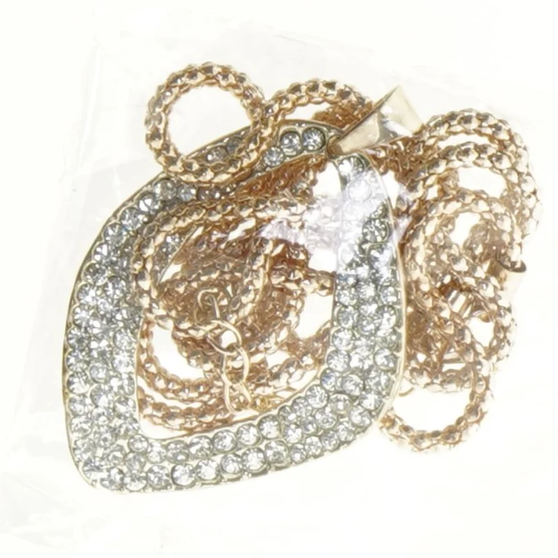 Halskæde (str. 6 x 6 cm)