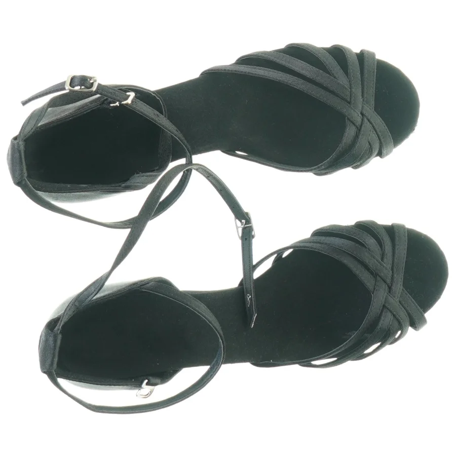 Nye sandaler (str. 40)