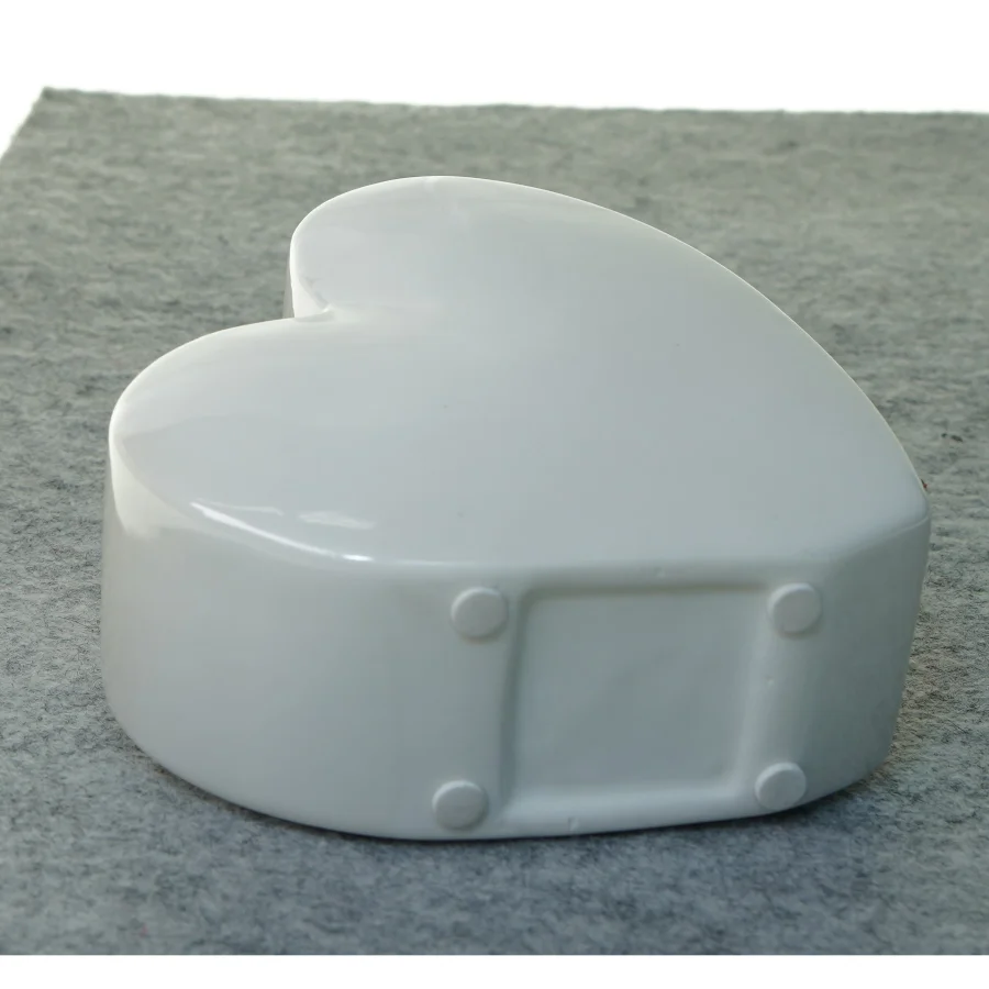 Porcelæns vase, hjerte form (str. 12 x 13 x 6 cm)
