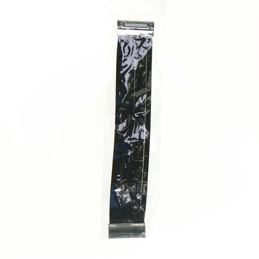 Armbånd med nitter og magnet lås (str. 19 x 3 cm)