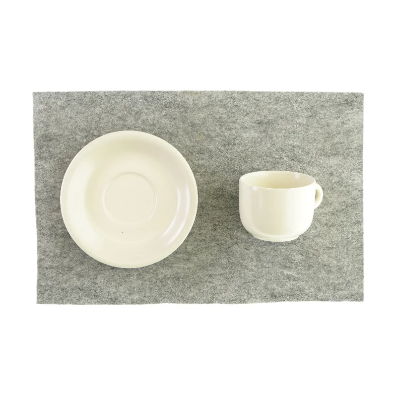 Stel med kop og underkop fra Thailand