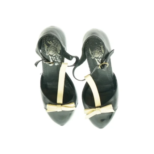 Stiletter fra Molly Holly (str. 37)