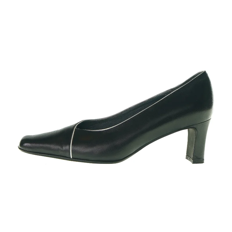 Sko med hæl fra Sandra (str. 39,5)