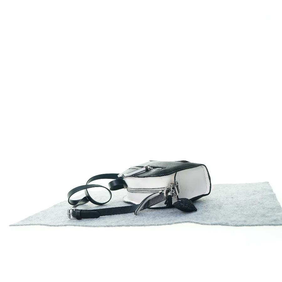 Skuldre taske (str. 24 x 16 cm)