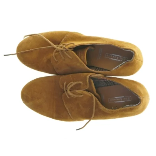 Ruskindsko med kilehæl fra 5th Avenue (str. 40)