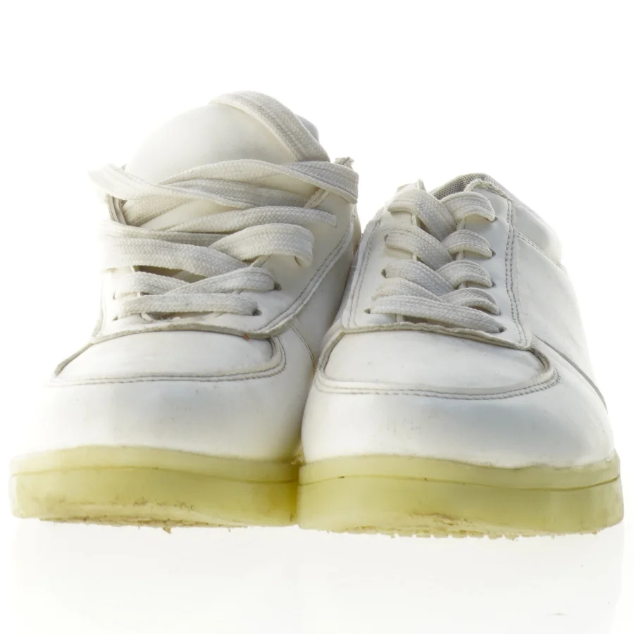 Hvide sneakers (str. 3)