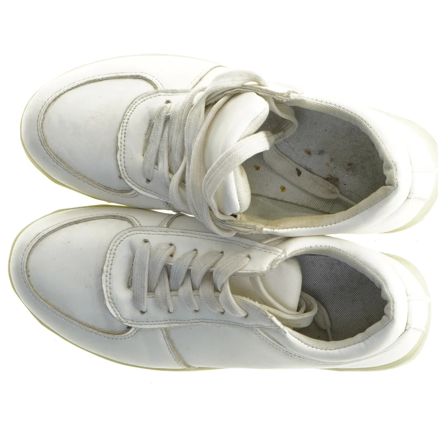 Hvide sneakers (str. 3)