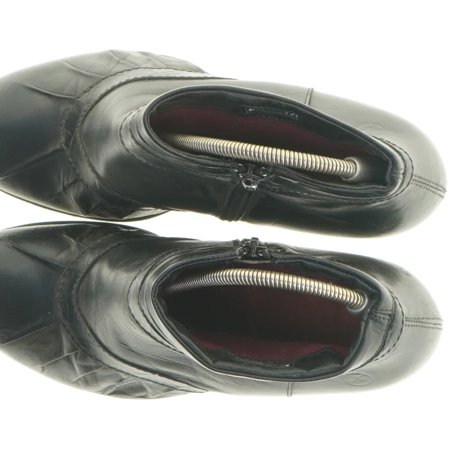 Sort ankelstøvle med hæl (str. 39)