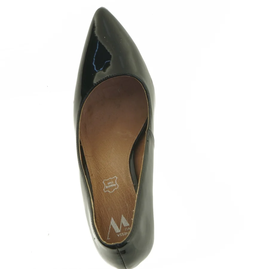 Sorte lakpumps fra Vanessa (str. 39)