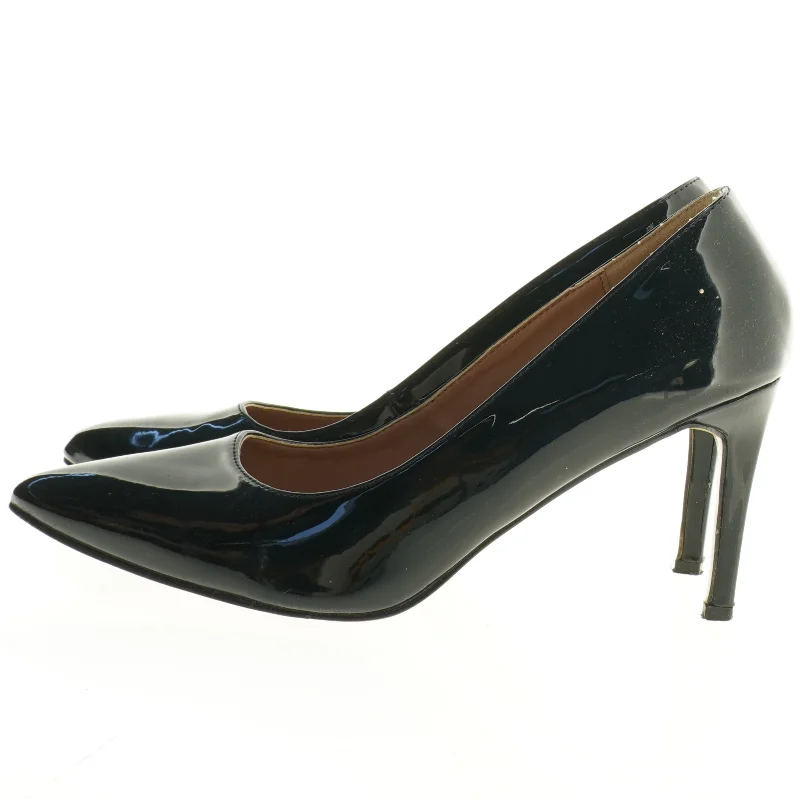 Sorte lakpumps fra Vanessa (str. 39)