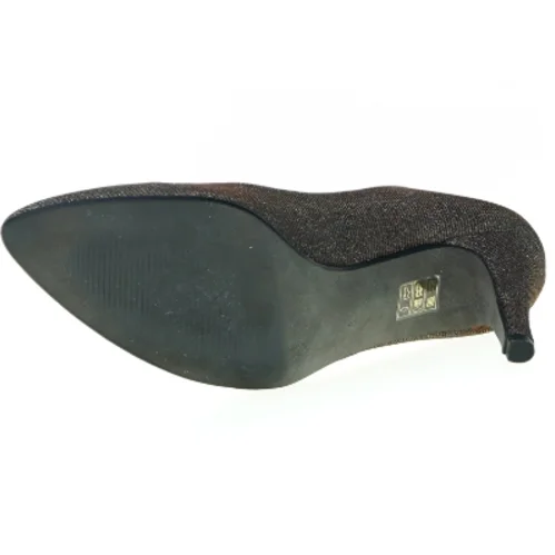 Stiletter fra Fiarucci (str. 8)