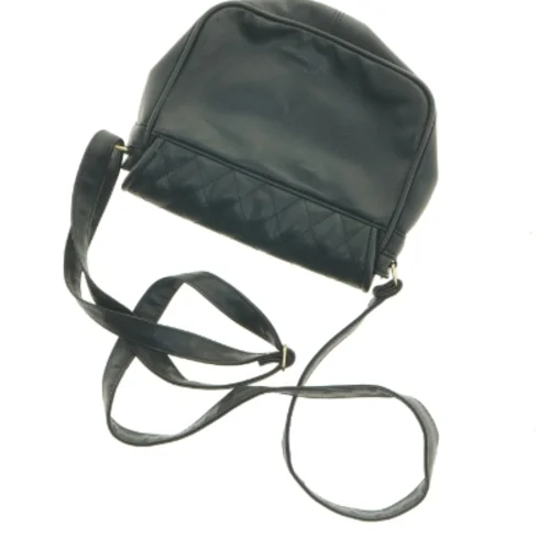 Sort quiltet skuldertaske (str. 21 x 16 cm)