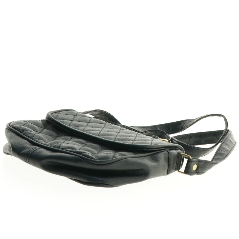 Sort quiltet skuldertaske (str. 21 x 16 cm)