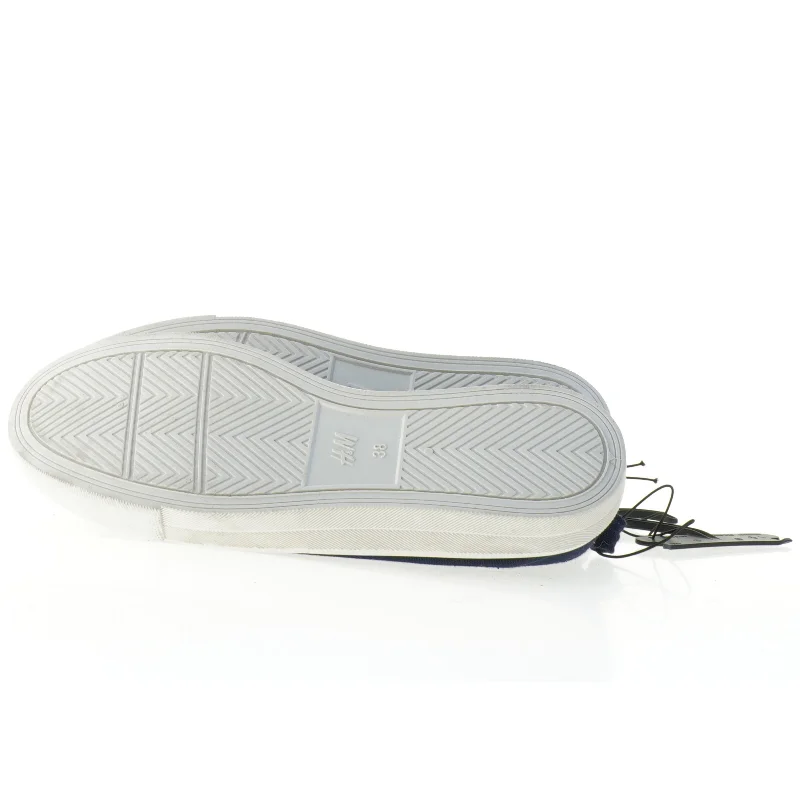 Sneakers fra H&M (str. 38)