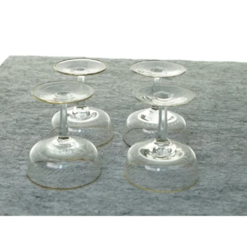 Glas med guldkant (str. 8 x 7 cm)