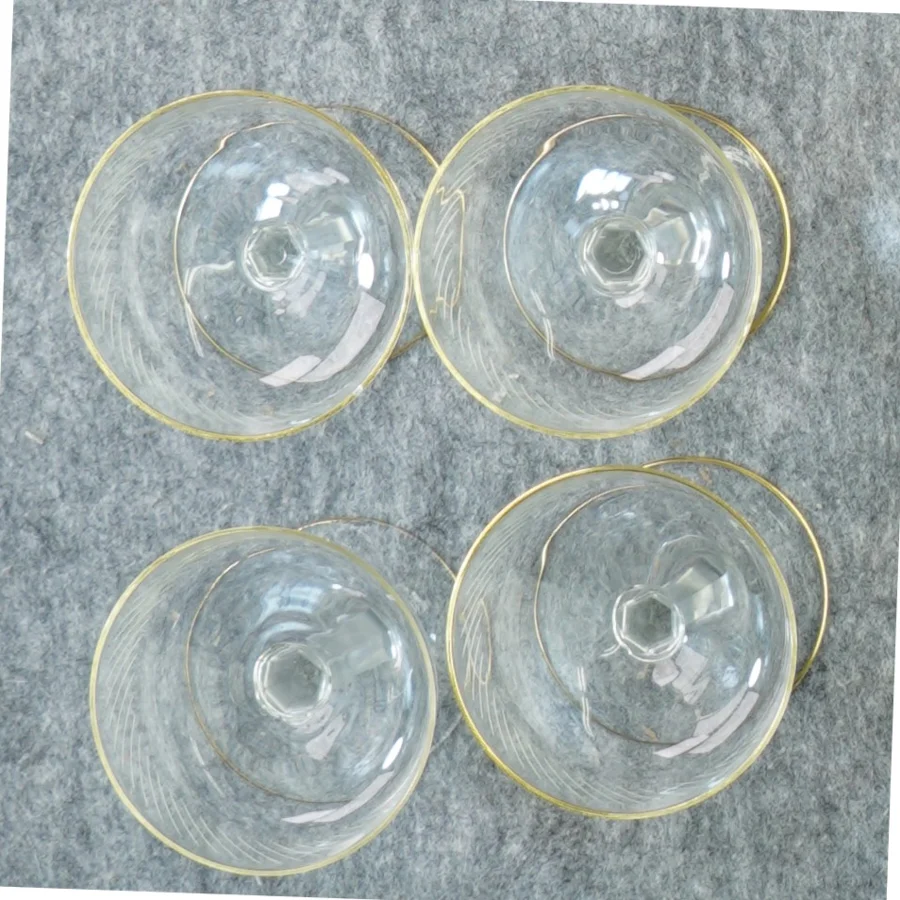 Glas med guldkant (str. 8 x 7 cm)